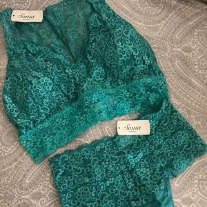 Bralet and panty set